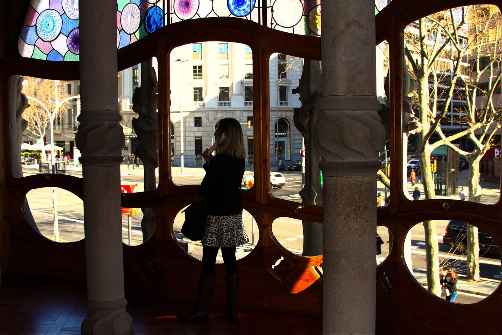 Drawing room of Casa Batlló in Barcelona, Gaudí's curved window wall and moulded ceiling lit from the Passeig de Gràcia.